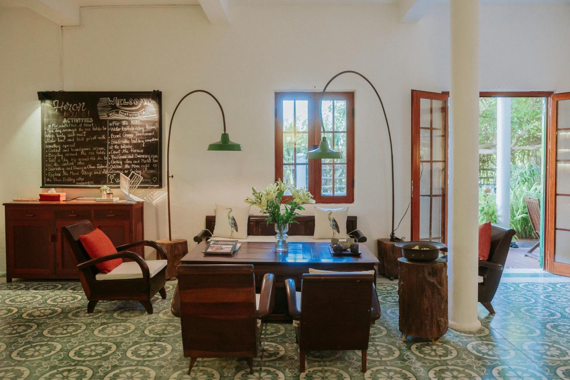 Heron House هوي ان المظهر الخارجي الصورة