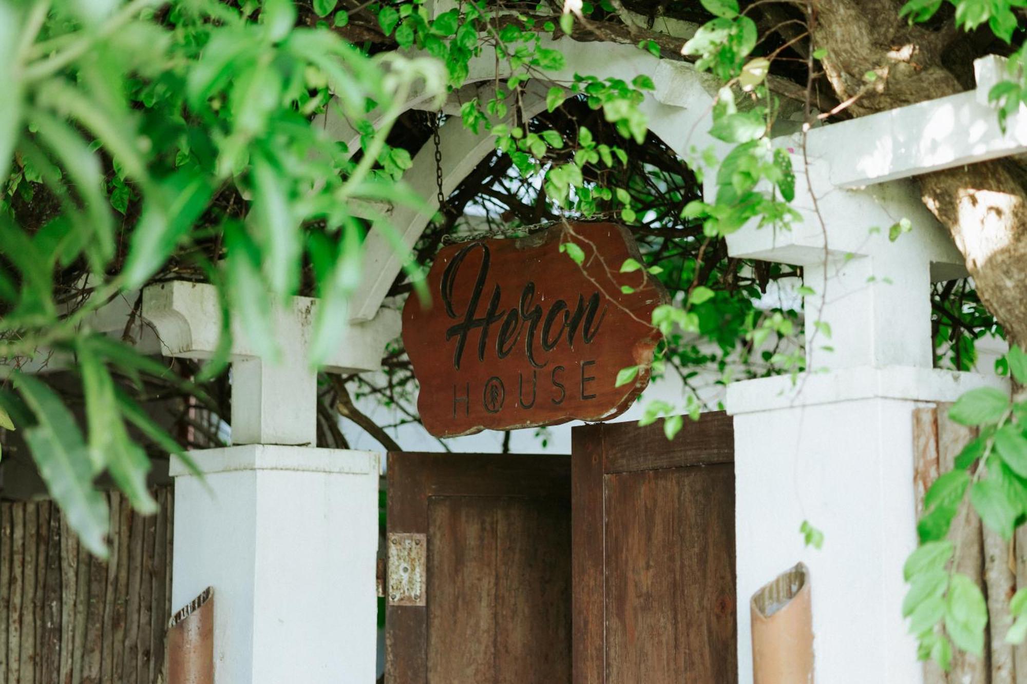 Heron House هوي ان المظهر الخارجي الصورة