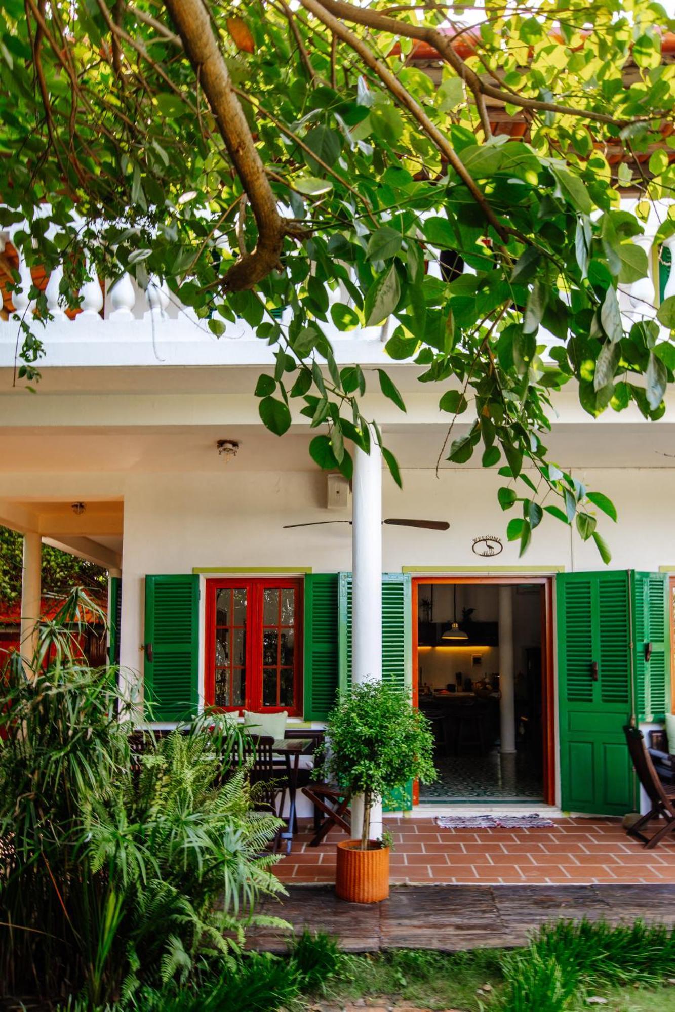 Heron House هوي ان المظهر الخارجي الصورة